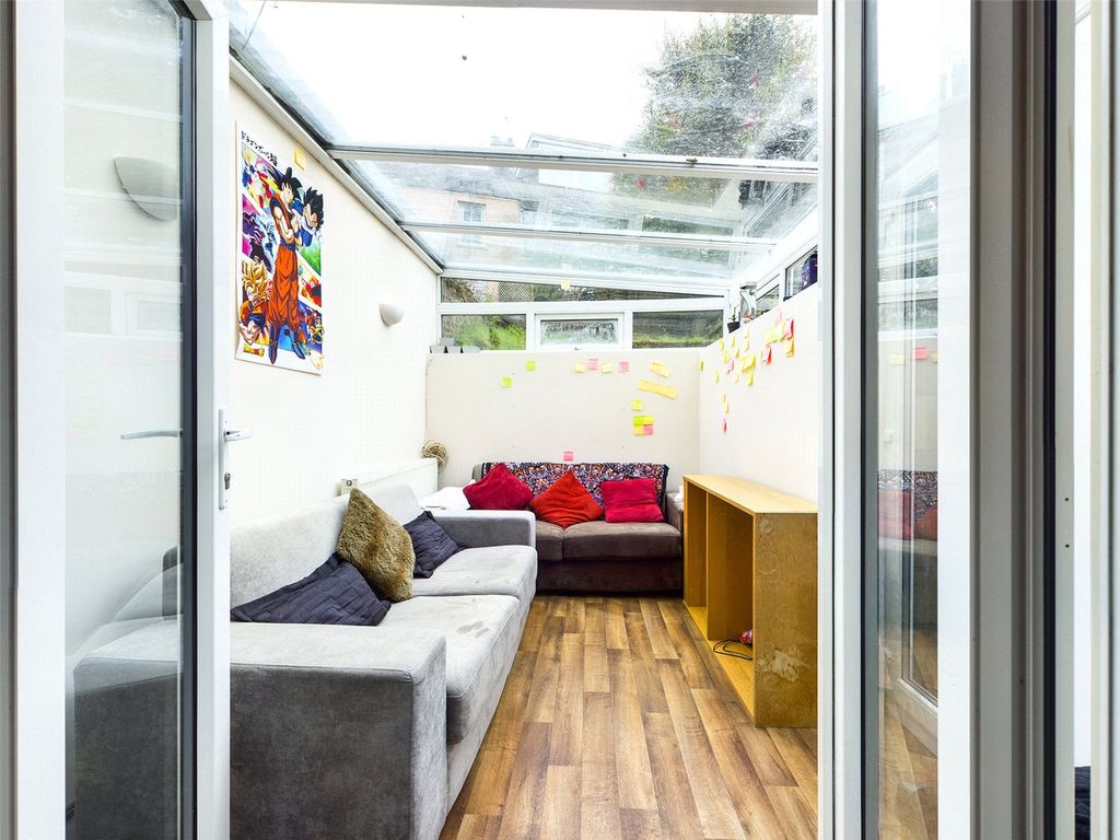 Property photo 3 of 10 Conservatory