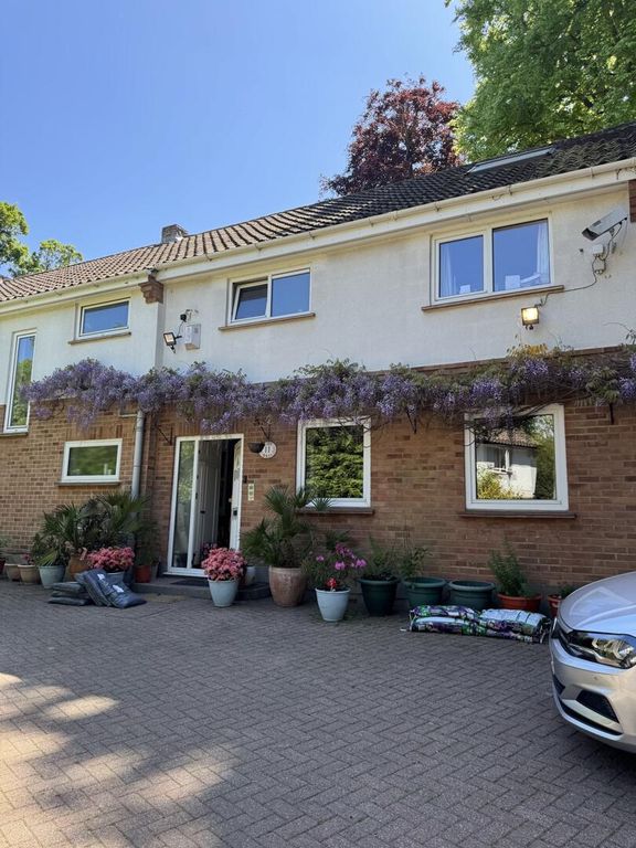 Property photo 1 of 12 Front (Exterior)