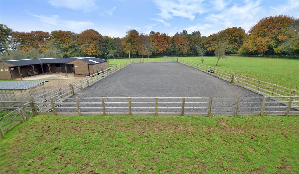 Property photo 3 of 21 9016657-100457-133761370864090503-559820Ae-4887-97