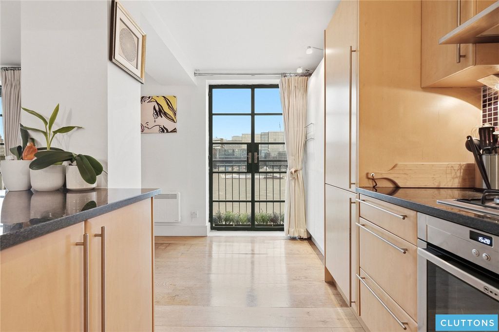 Property photo 3 of 22 Picture No. 30