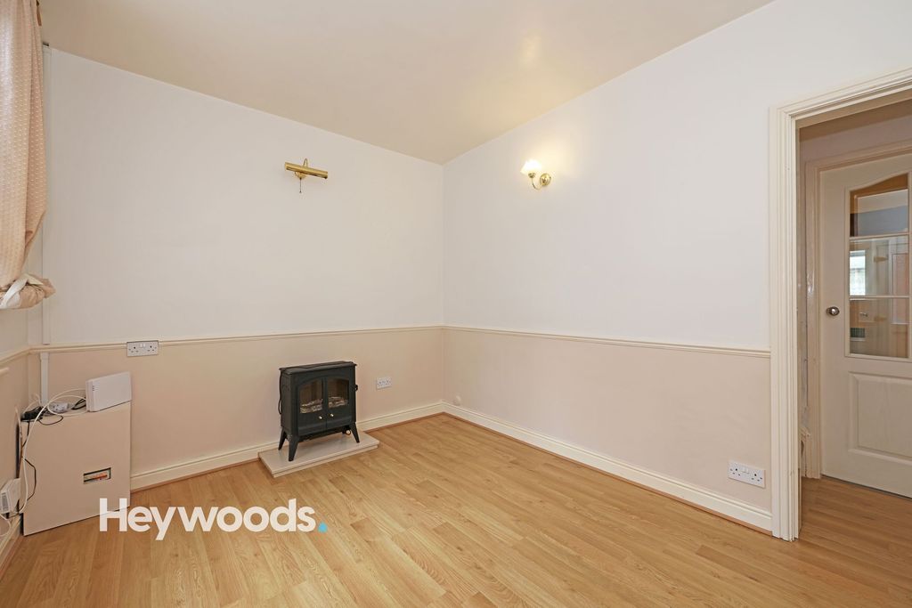 Property photo 2 of 36