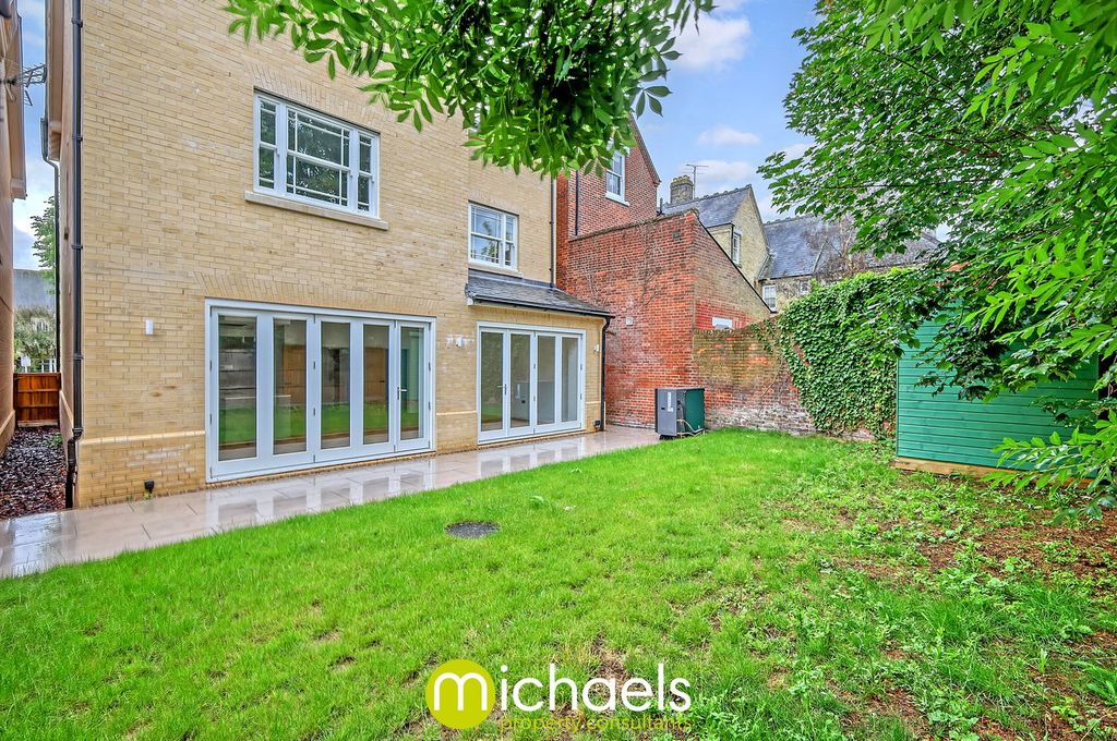 Property photo 2 of 45
