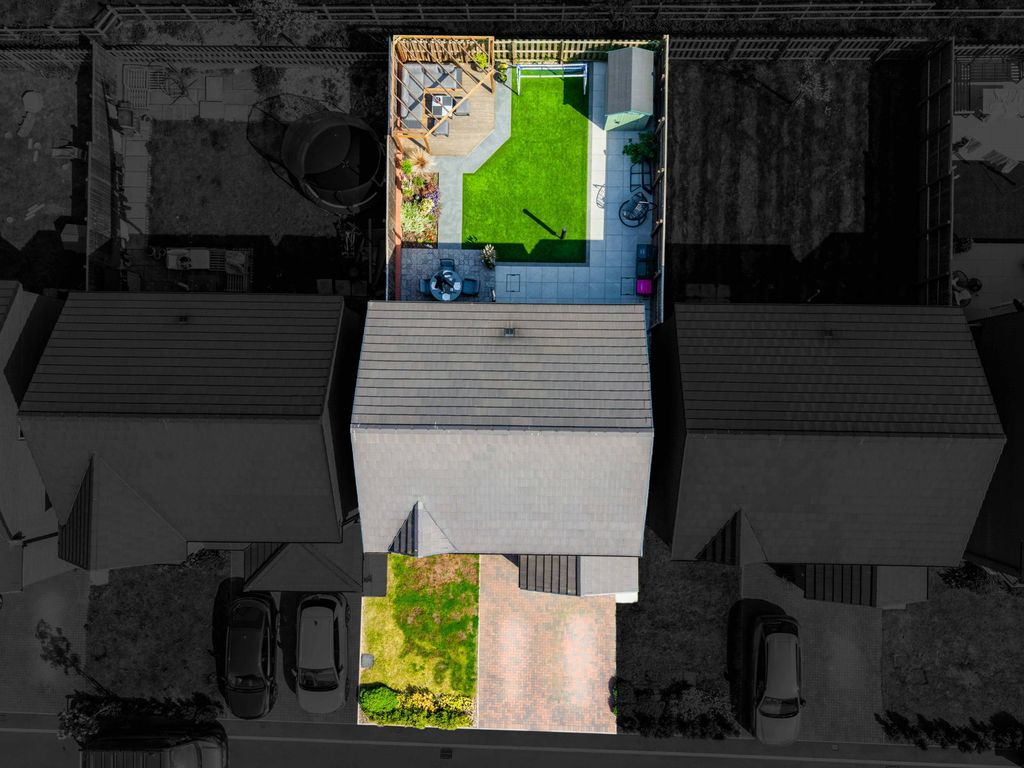 Property photo 3 of 42