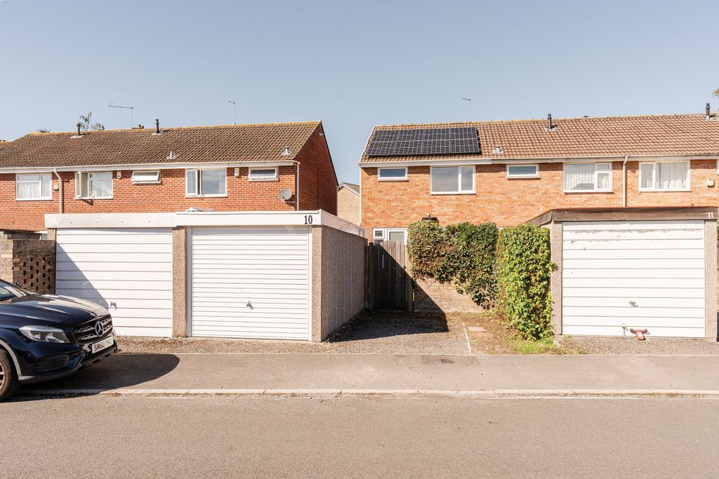 Property photo 2 of 16 Photo 27