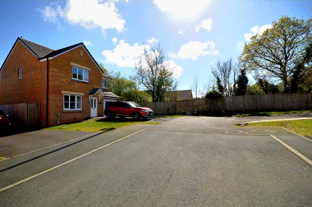 Property photo 2 of 23