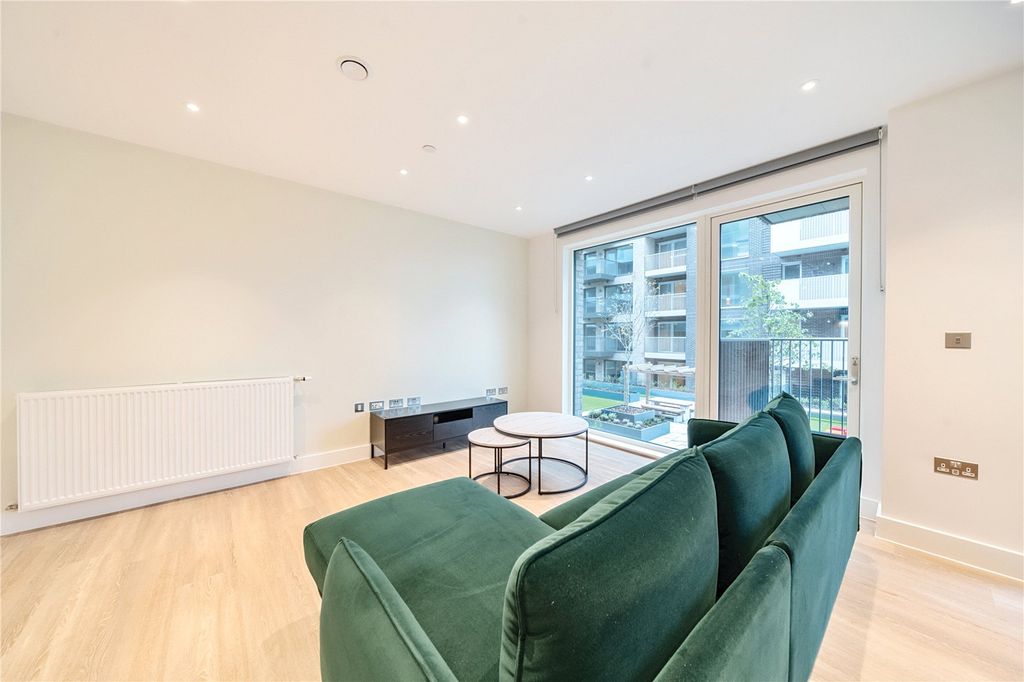 Property photo 2 of 18 Picture No. 11