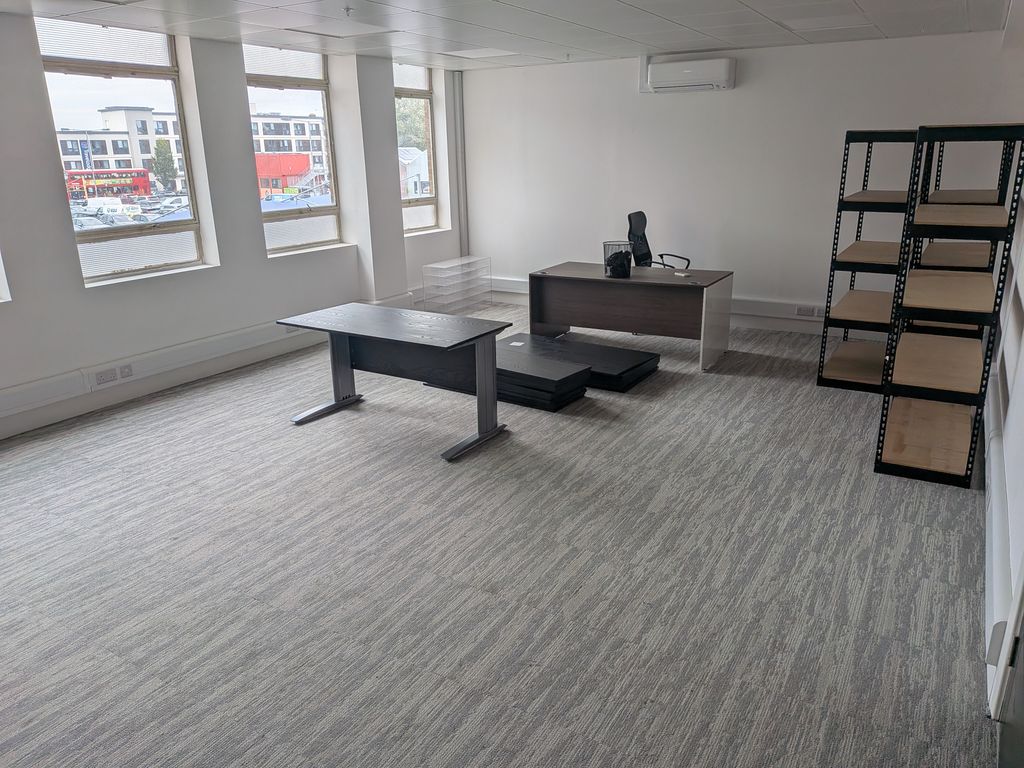 Property photo 1 of 2