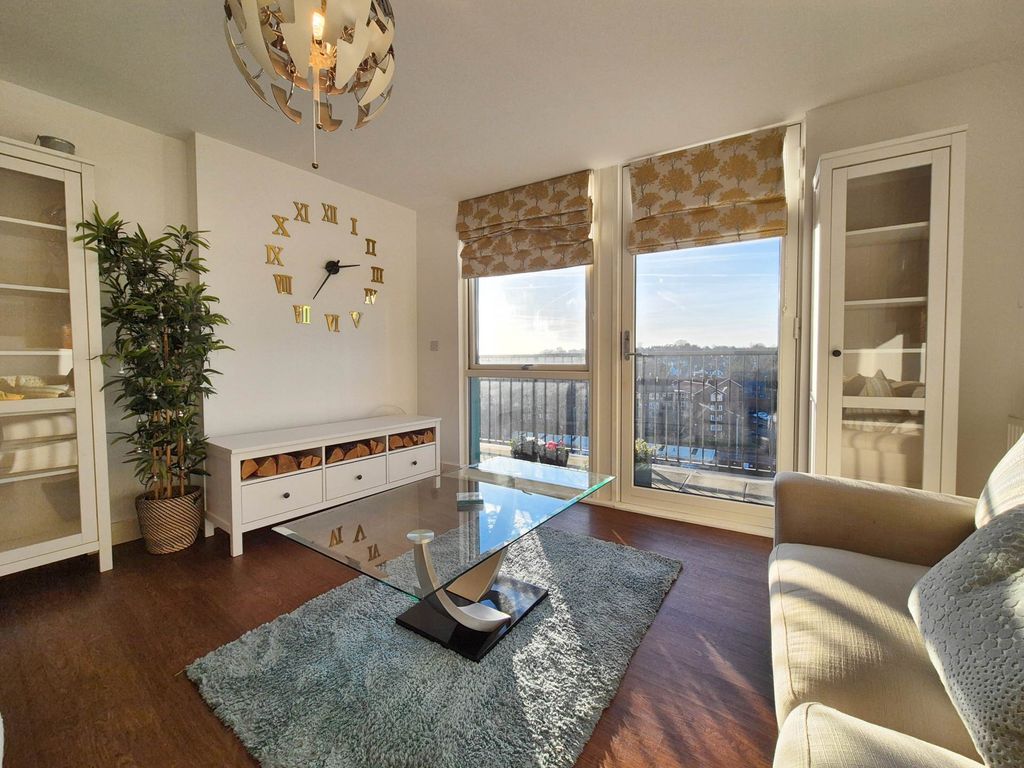 Property photo 3 of 18