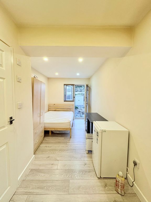 Property photo 1 of 4