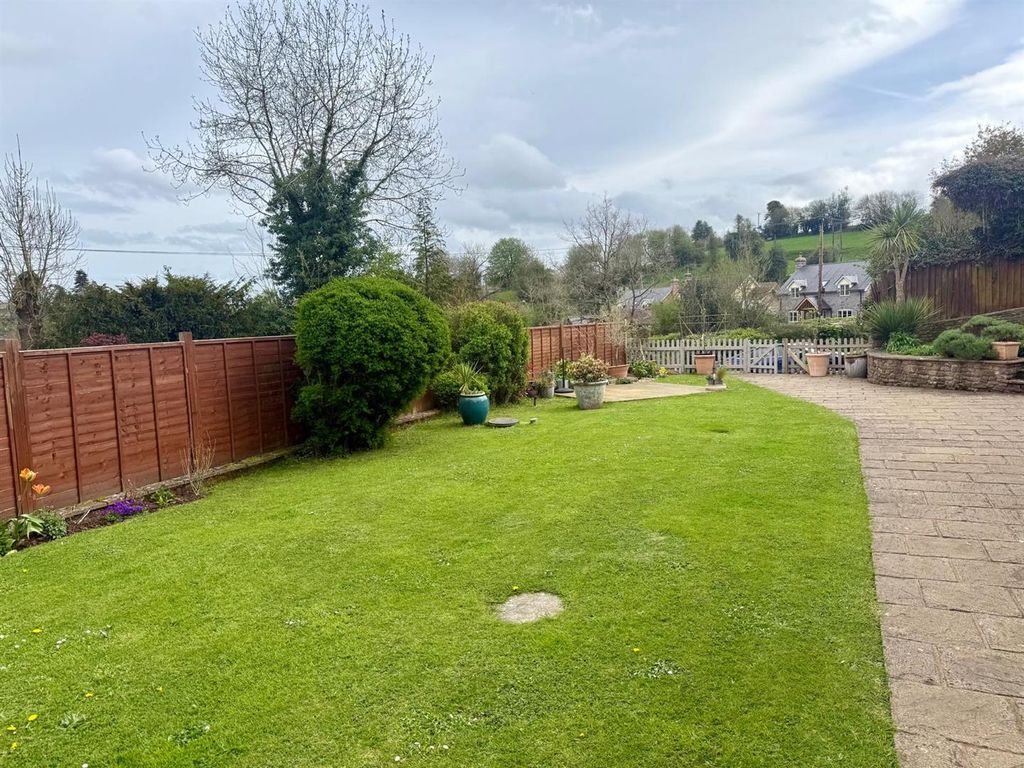 Property photo 2 of 23