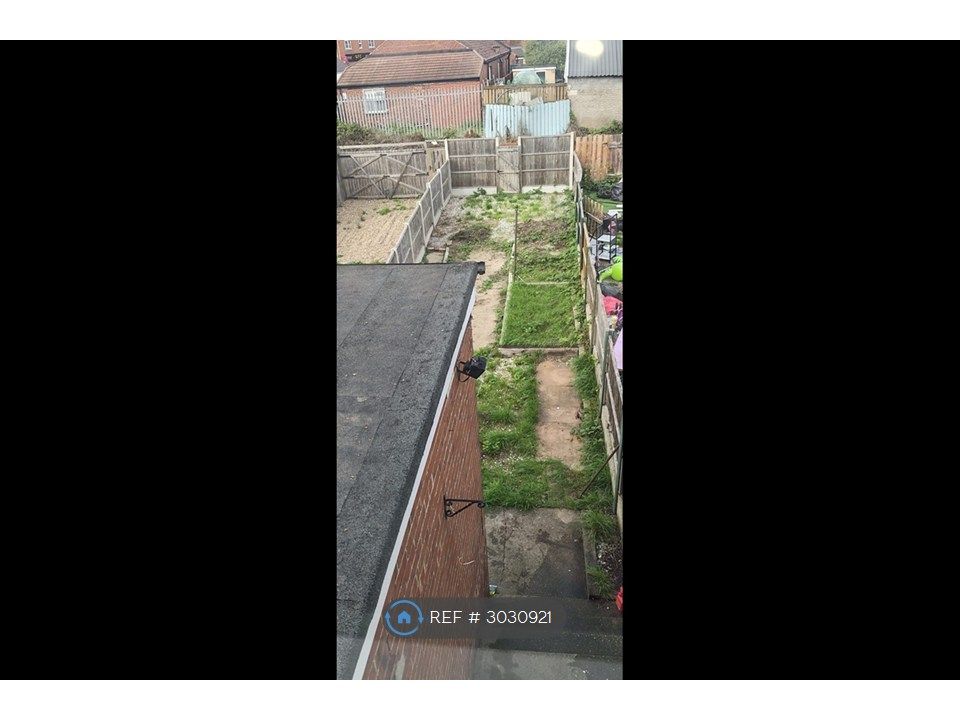 Property photo 3 of 9 Garden Vies