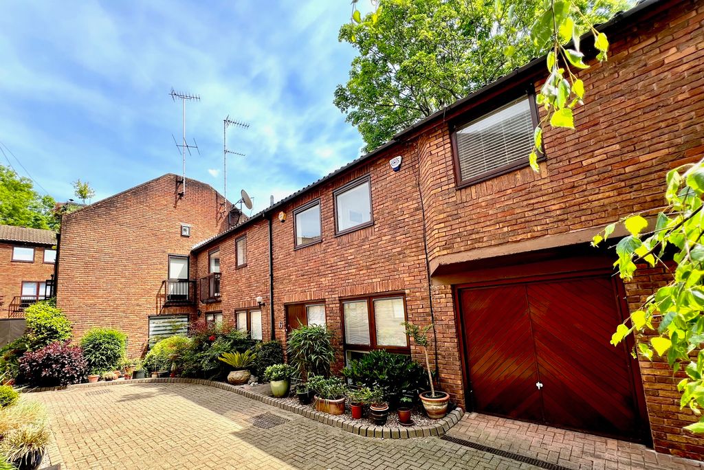 Property photo 2 of 15