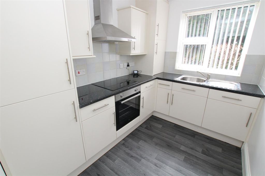 Property photo 1 of 6 Lynmouth Kitchen .Jpg