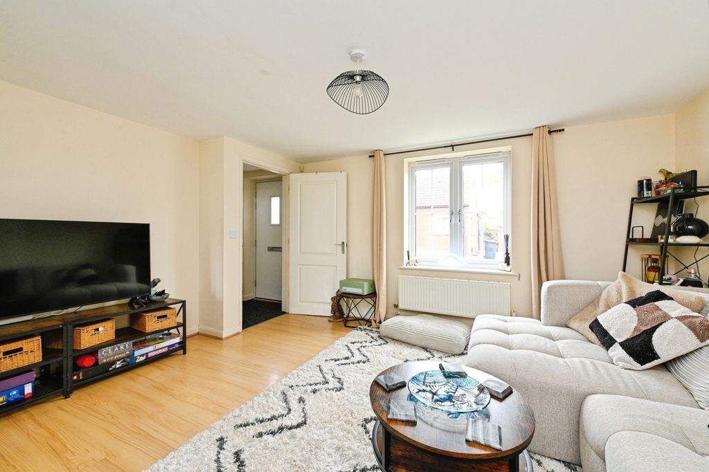 Property photo 3 of 18 Pbox-Img.Jpg