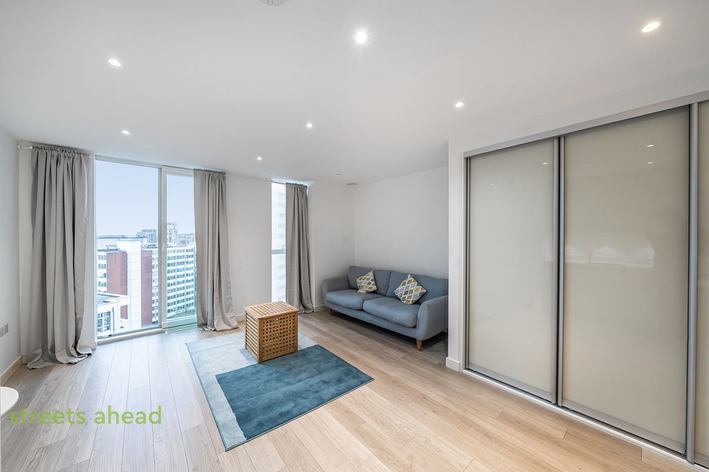 Property photo 2 of 13 c72d81Fb-56E2-458...