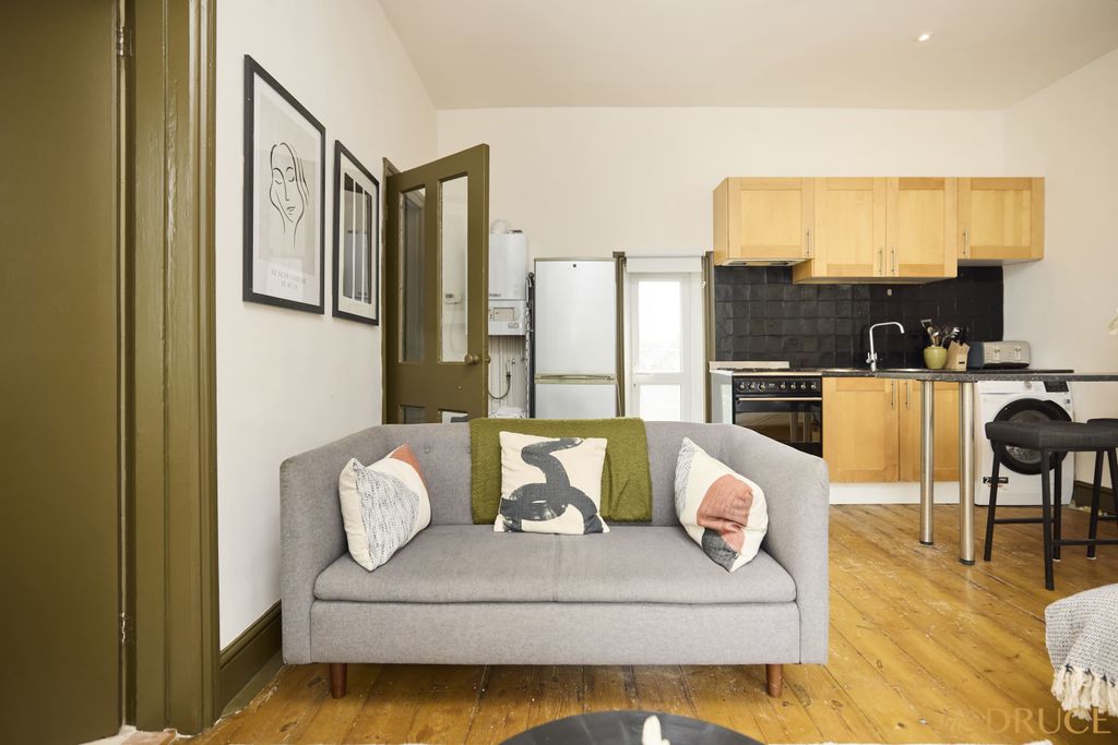 Property photo 1 of 12 A08Fw00000Jgfhmaa1_1767802953638.Jpg