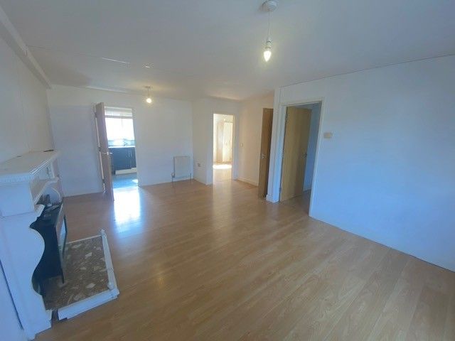 Property photo 1 of 5 Living Room