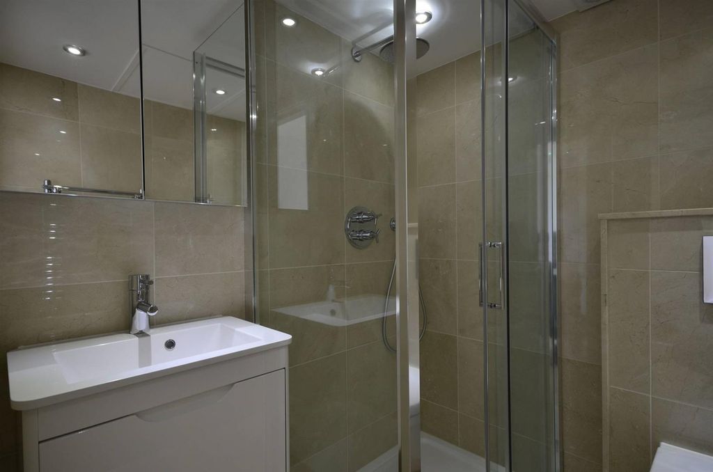 Property photo 2 of 3