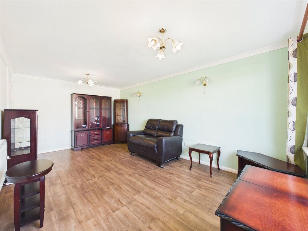 Property photo 3 of 16 Picture No. 05