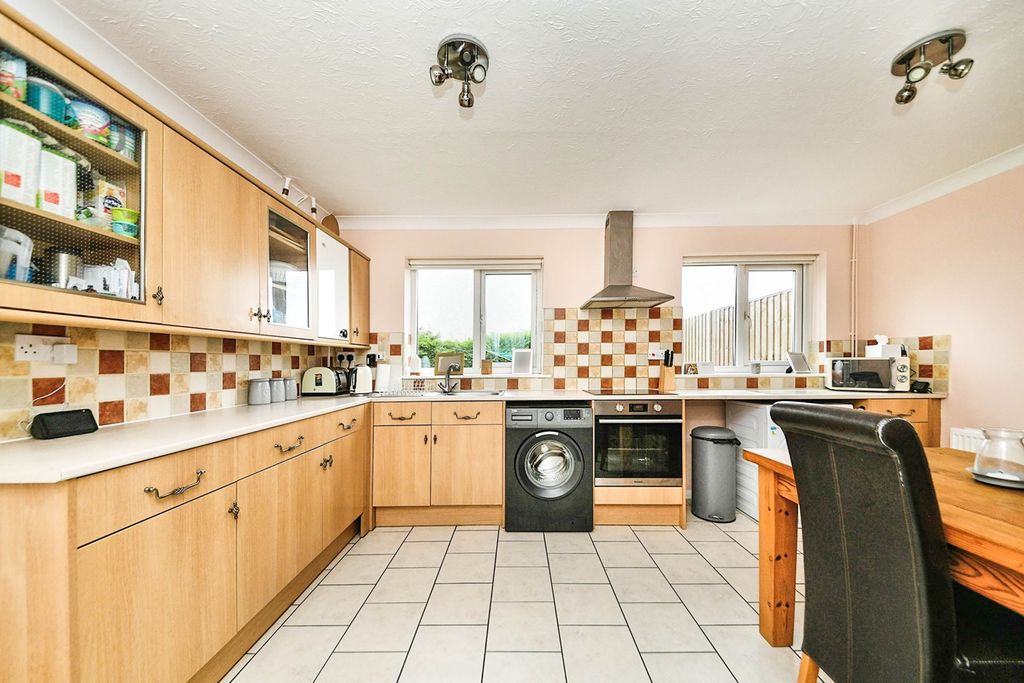 Property photo 3 of 13