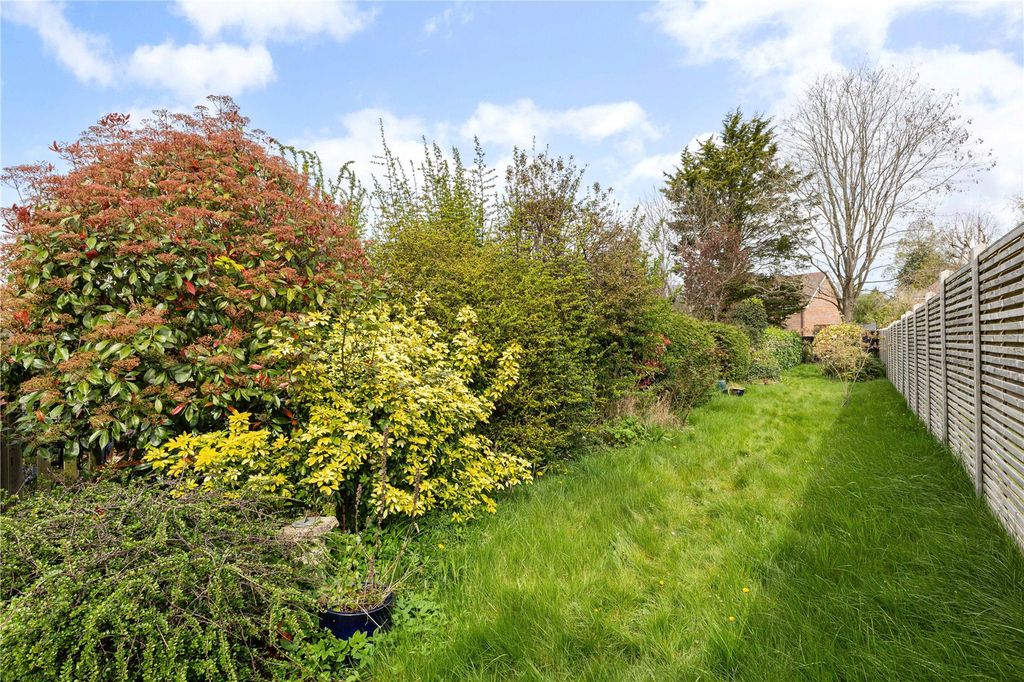 Property photo 3 of 11 Garden