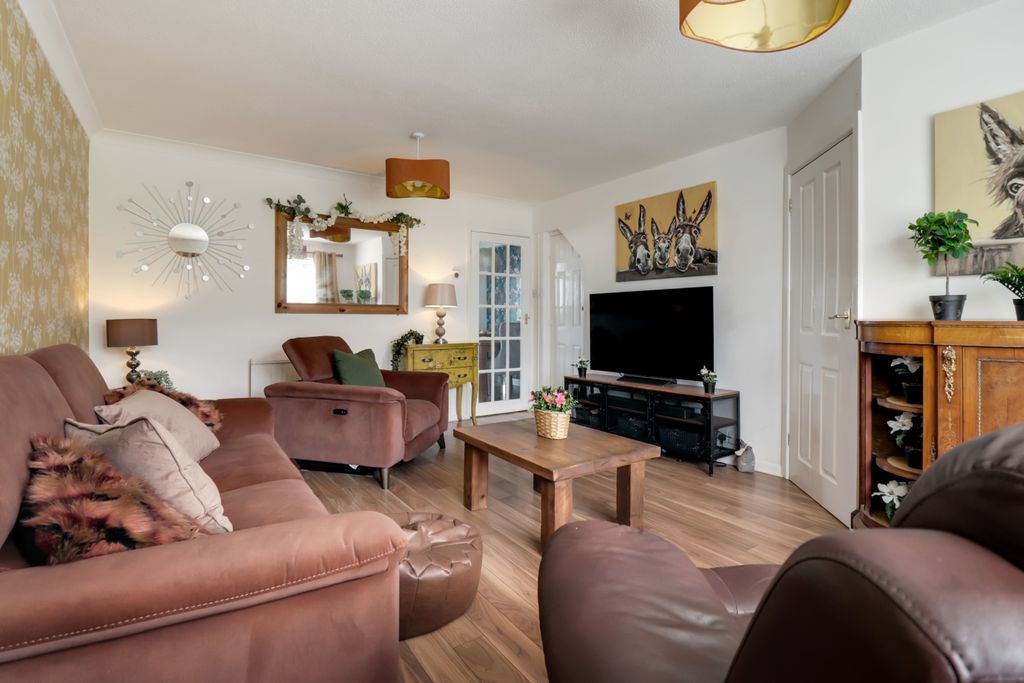 Property photo 3 of 14 Sitting Room
