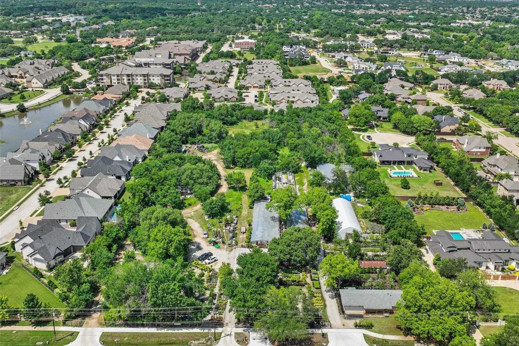 Property photo 1 of 31