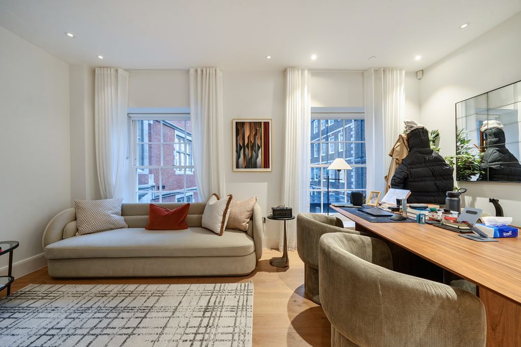 Property photo 3 of 11 Bedroom 1