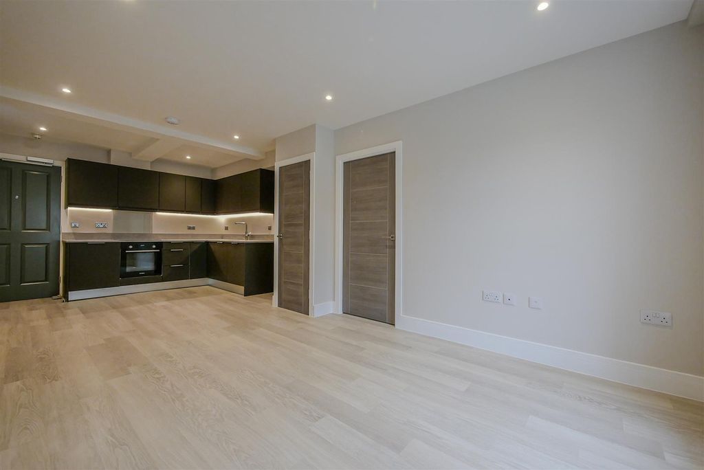 Property photo 3 of 18 Kitchen/Living Room