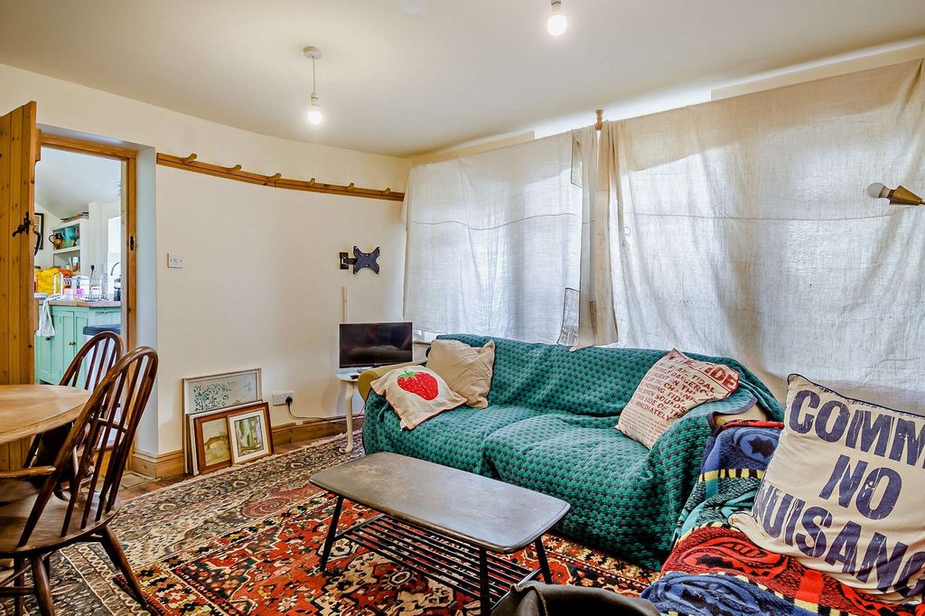 Property photo 2 of 26