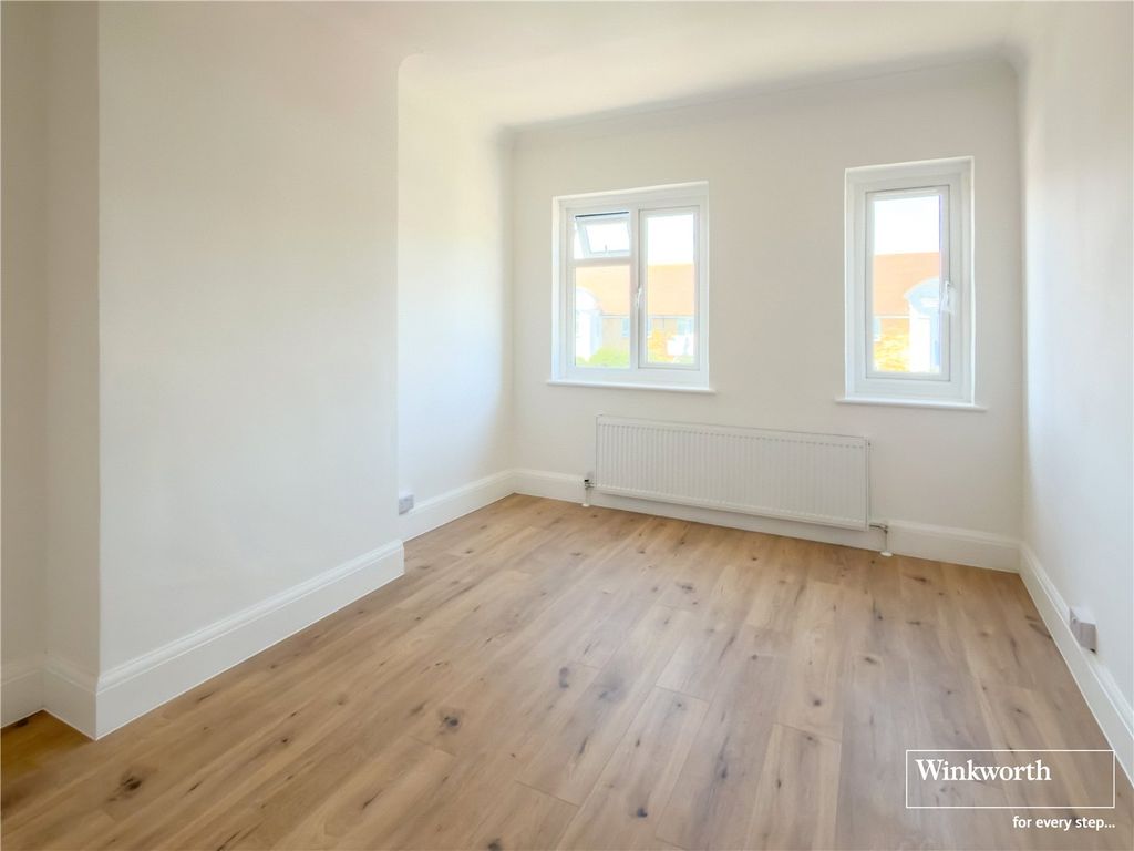Property photo 2 of 4 Bedroom