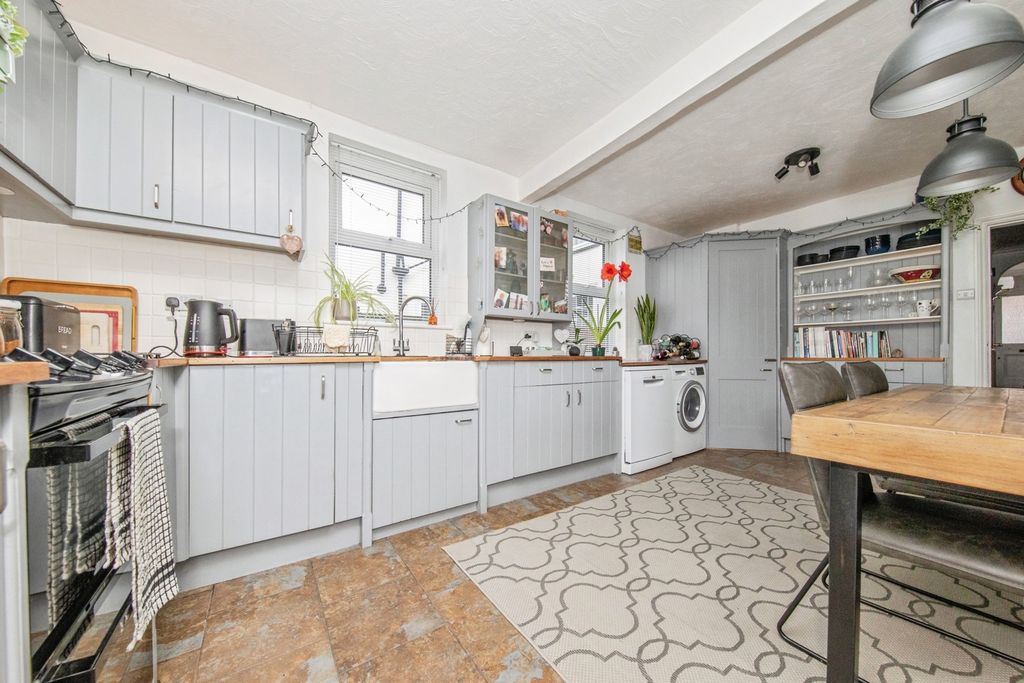 Property photo 2 of 20 Pbox-Img.Jpg