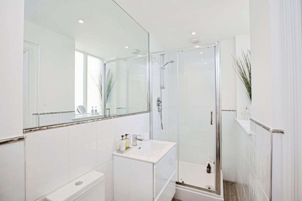 Additional image 13 of 2 bed flat for saleCharlotte Close, Halifax HX1