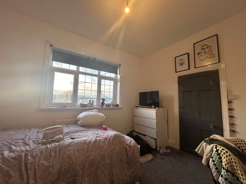 Property photo 3 of 9 Photo 8