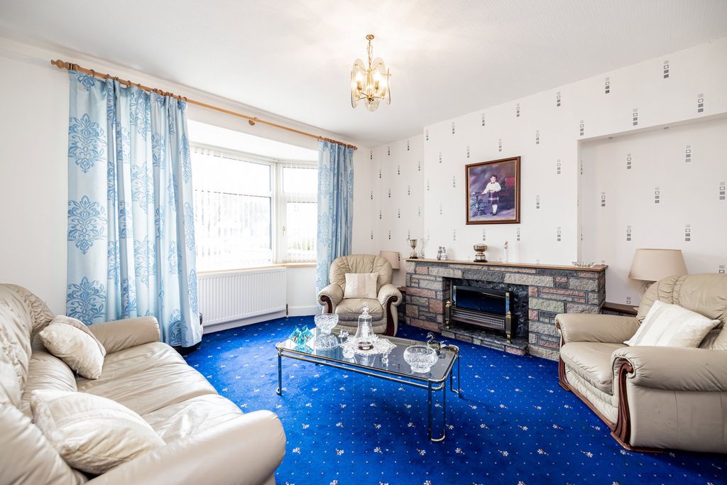 Property photo 3 of 12 3
