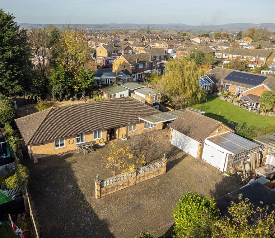 Property photo 2 of 29