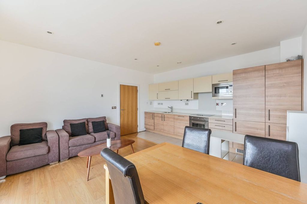 Property photo 3 of 13
