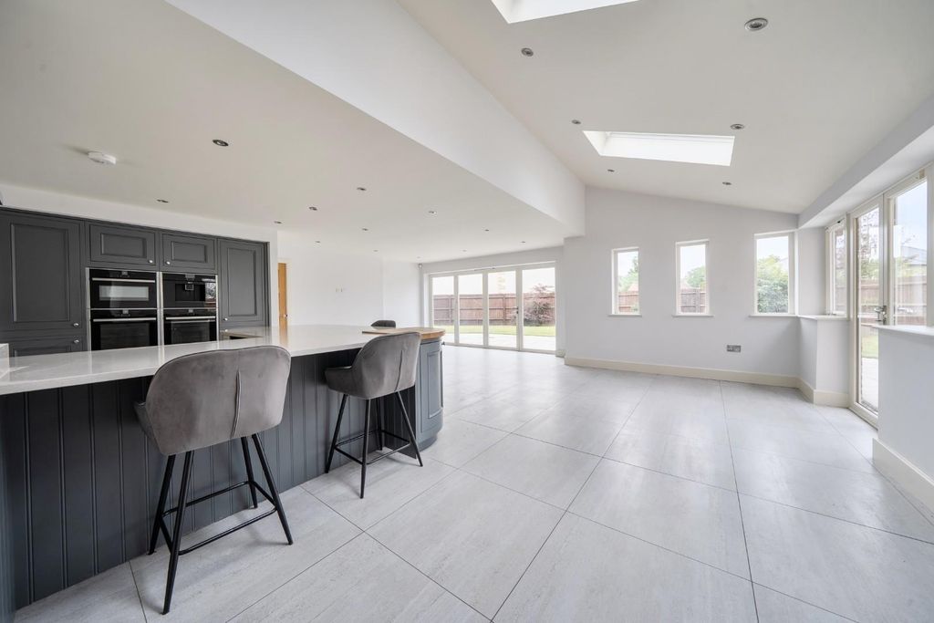 Property photo 3 of 38 1476775-15-6A2Fea3B848B6.Jpg
