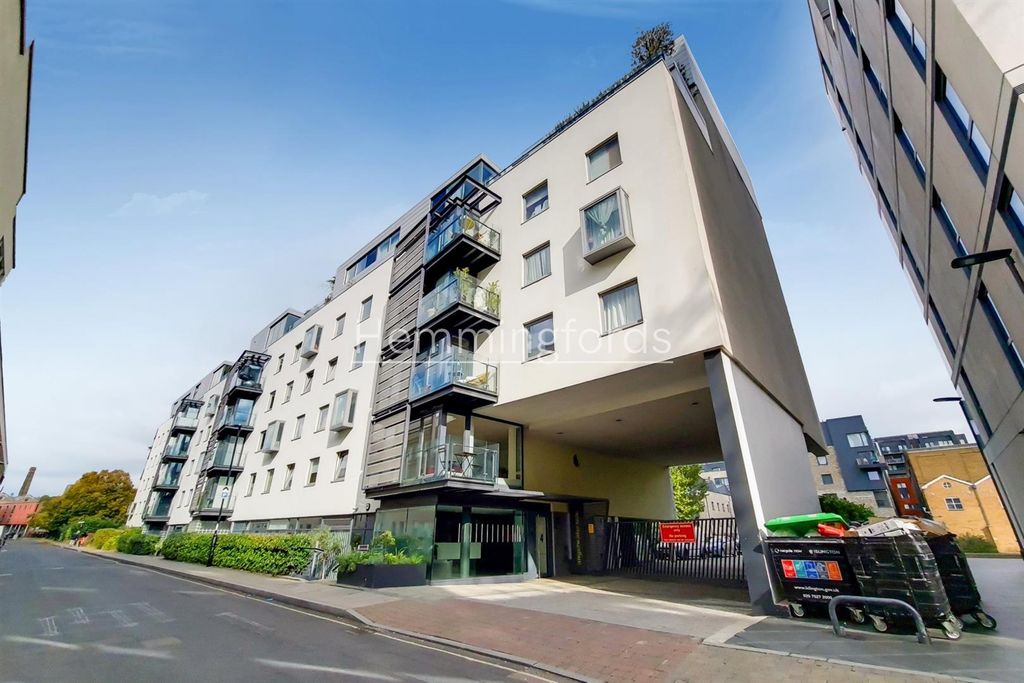 Property photo 1 of 1