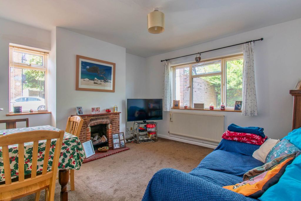 Property photo 2 of 10