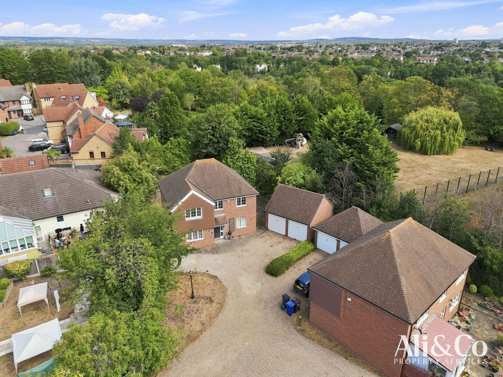 Property photo 2 of 35
