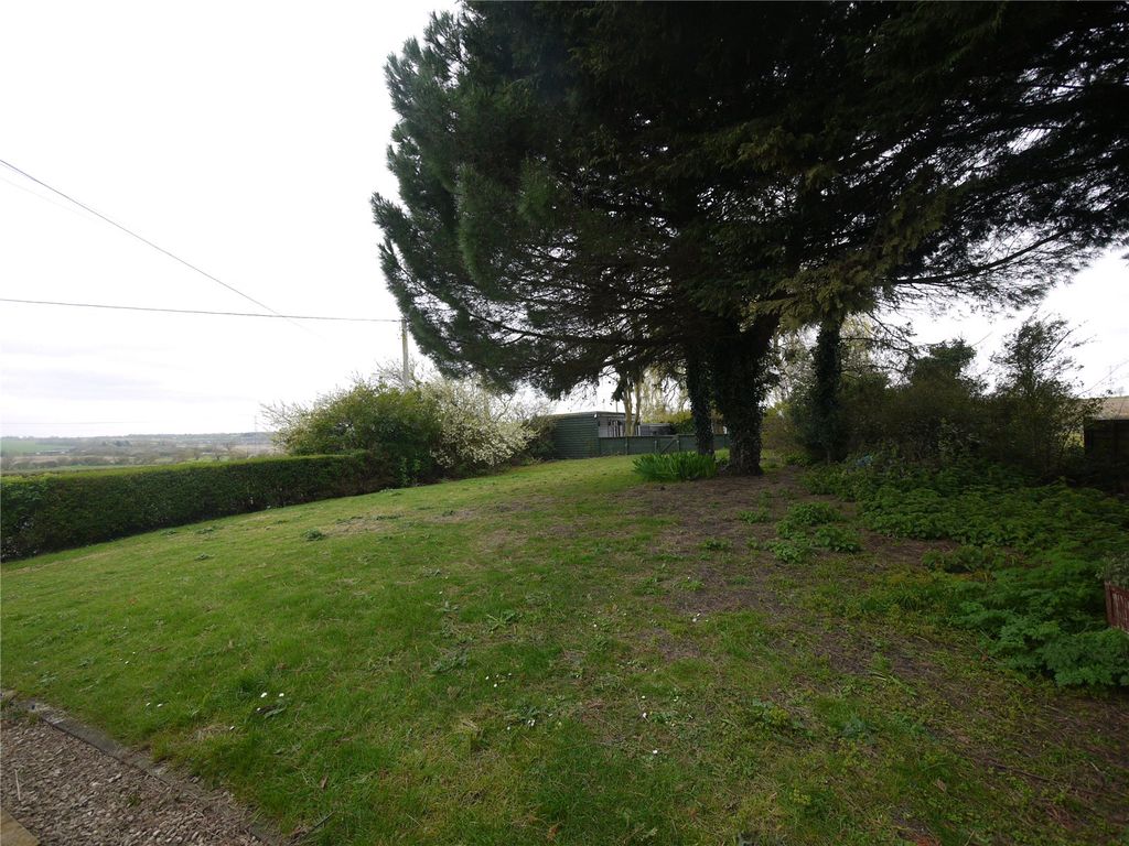 Property photo 3 of 12 Picture No. 11
