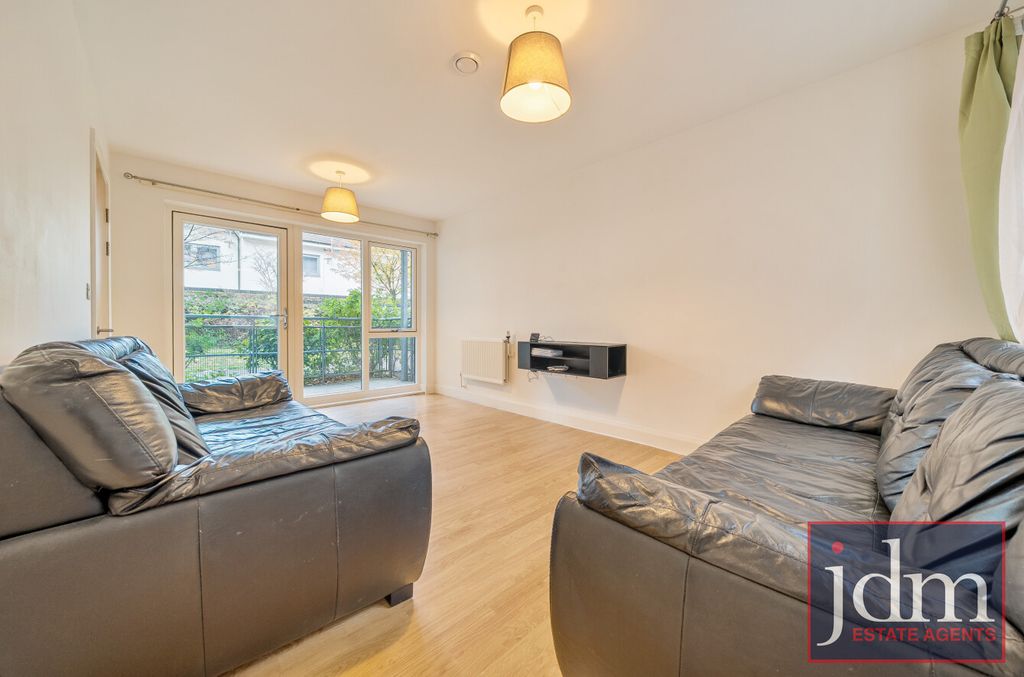 Property photo 1 of 10 8c8F02Fe-2873-465...