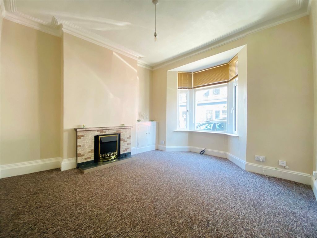 Property photo 2 of 18 Picture No. 16