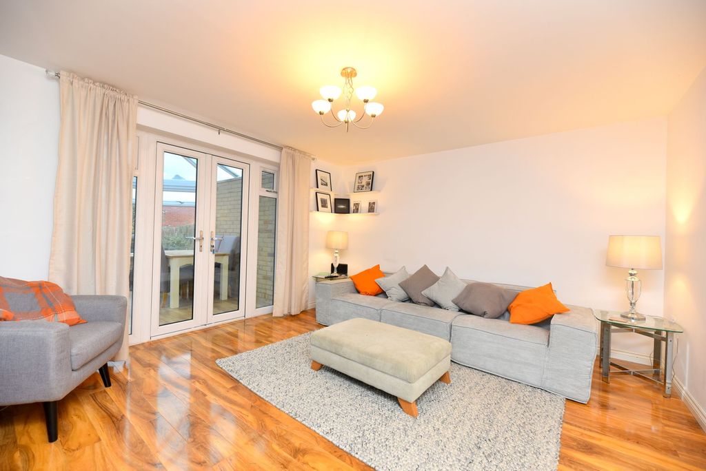 Property photo 3 of 21