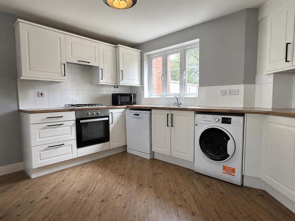 Property photo 1 of 12 Kitchen