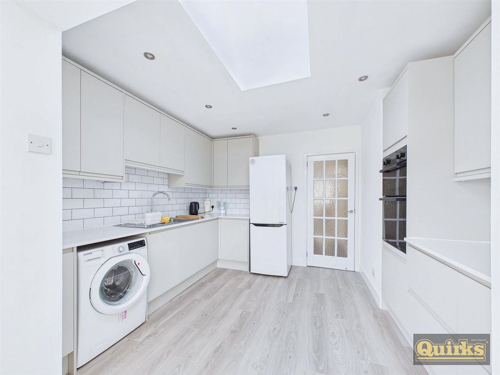 Property photo 3 of 20 Cam02342G0-Pr0236-Still007.Jpg