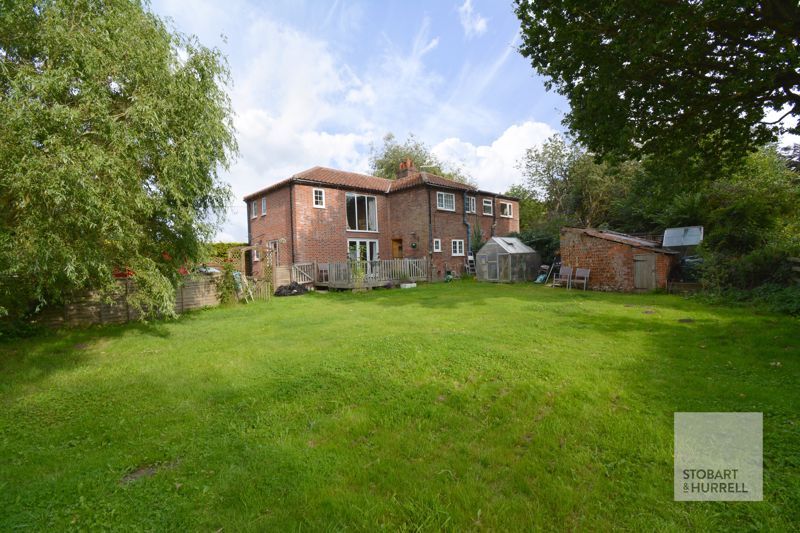 Property photo 2 of 16 Rear