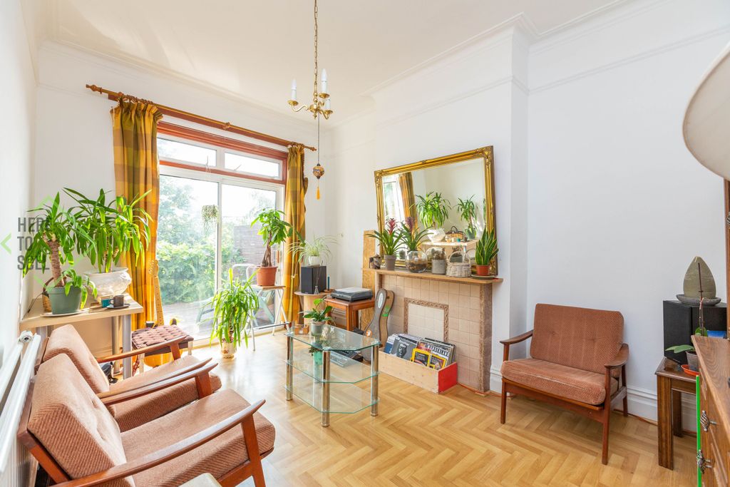 Property photo 1 of 29 10 Hillside Avenue, N11 3De-10