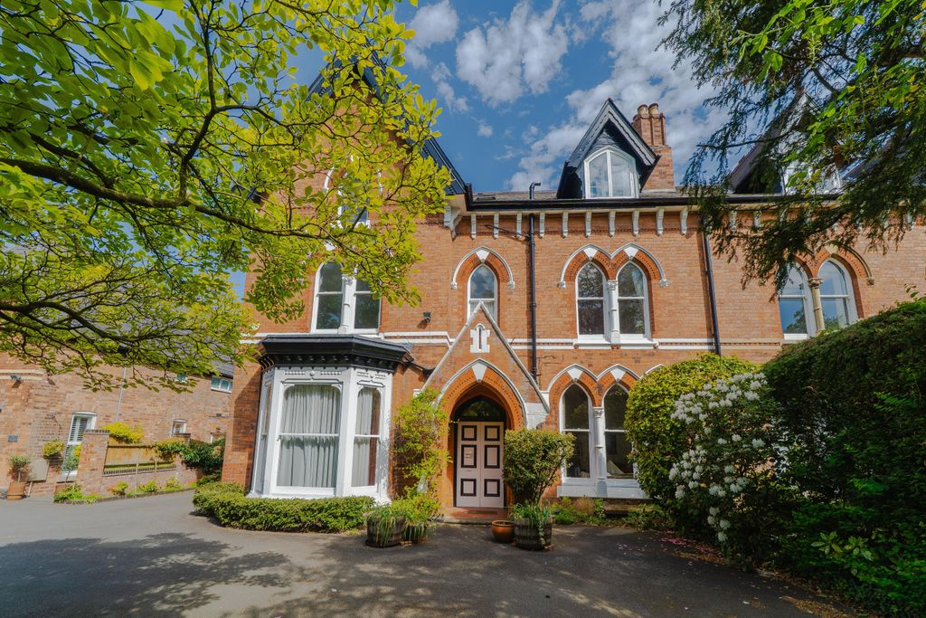 Property photo 1 of 31